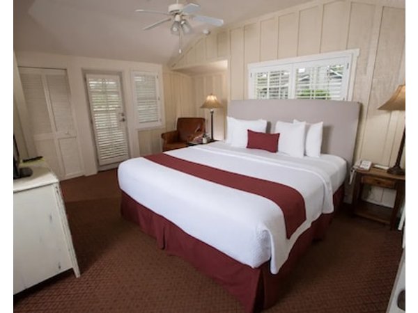 Carmel River Inn & Cottages