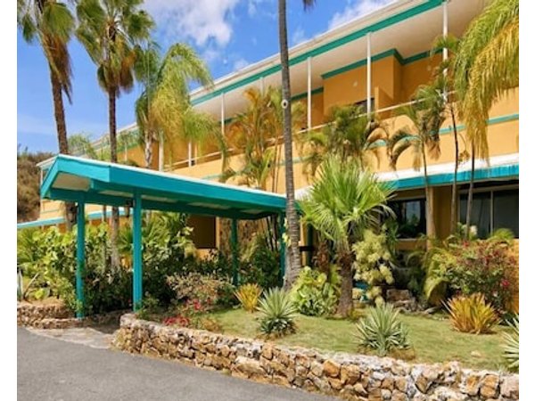 Lindbergh Bay And Villas