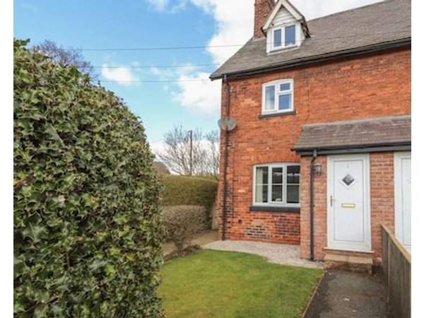 1 Organsdale Cottages Family Friendly In Kelsall Ref 923789