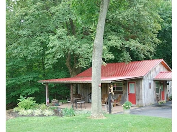 A Cozy Cottage Near the Heart of All Louisville Attractions!