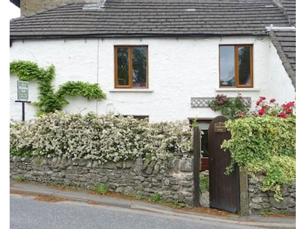 4 Greencross Cottages