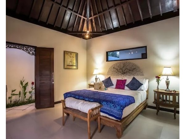 Solo Villas & Retreat