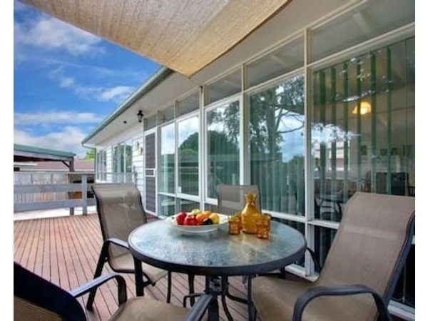 DELIGHTFUL R'BUD COTTAGE