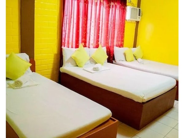 OYO 749 La Maria Pension And Tourist Inn Hotel