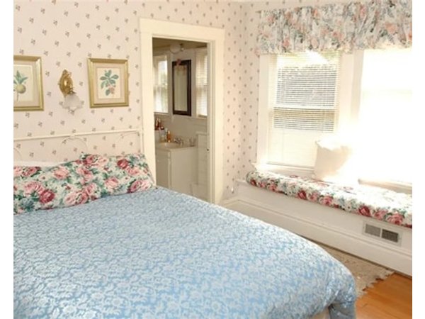 Secret Garden Inn & Cottages