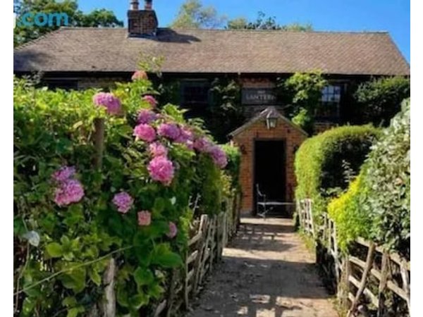 17th Century Boutique Getaway In The Countryside