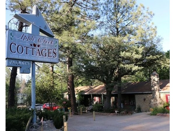 Apple Creek Cottages
