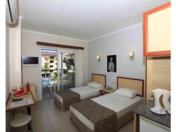 Sun City Apartments & Hotel