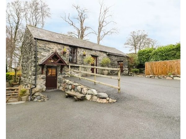 Cyffdy Cottage - Arenig Pet Friendly In Parc Ref 971763