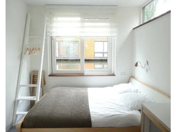 The Amsterdam Houseboat Family - de Pijp