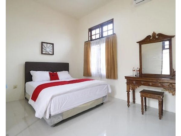 RedDoorz Syariah near Gelora Delta Sidoarjo