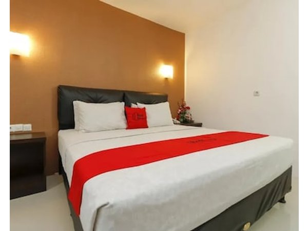 RedDoorz Plus At Grand Populer Hotel