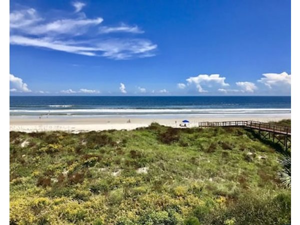 Crescent Beach Oceanfront Getaway Condo!