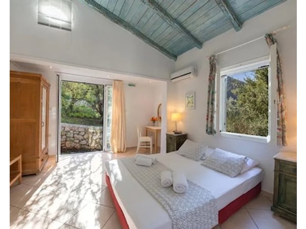 Agios Nikitas Villas