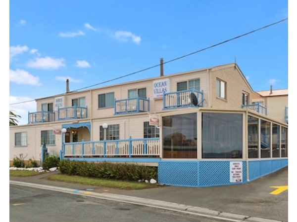 Amos House & Swansea Ocean Villas
