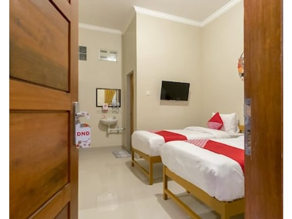 RedDoorz At Joyce Guest House Medan