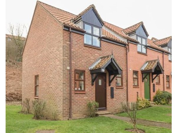 Waterside Cottage Pet Friendly With A Garden In Whitby Ref 951483