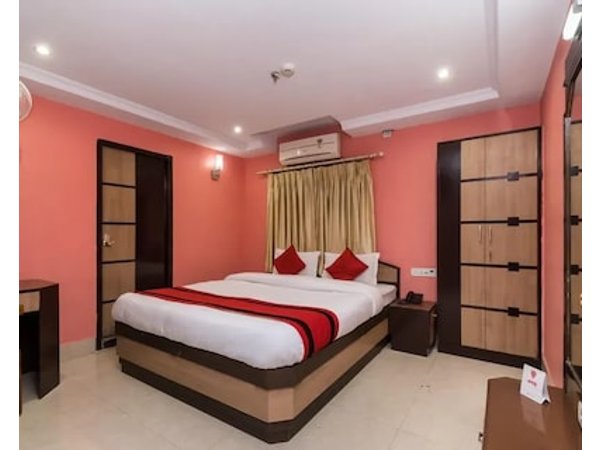 Dk Inn Near Kalighat Kali Temple