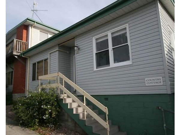 Cedar Cottages Blackmans Bay - Country Cottage