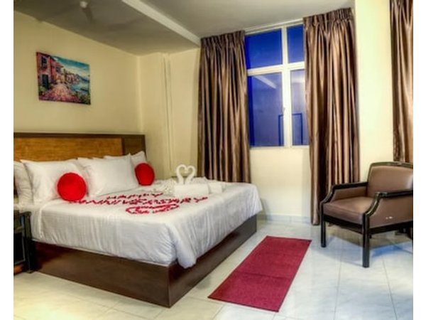 Leisure Cove Hotel & Apartments