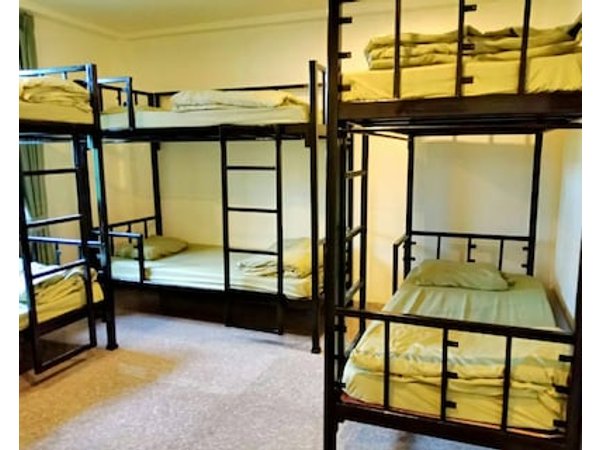 OYO 928 Leaf Hostel