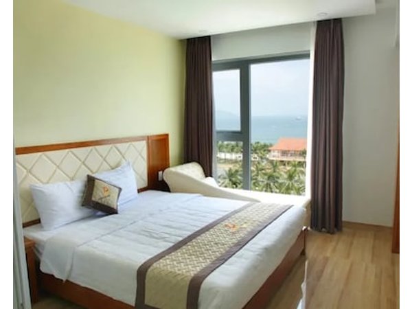 DaNa Sailing Hotel