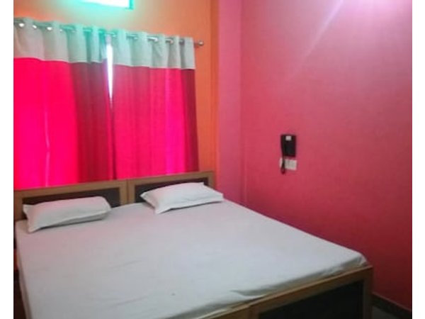 Goroomgo Kashi Inn Varanasi