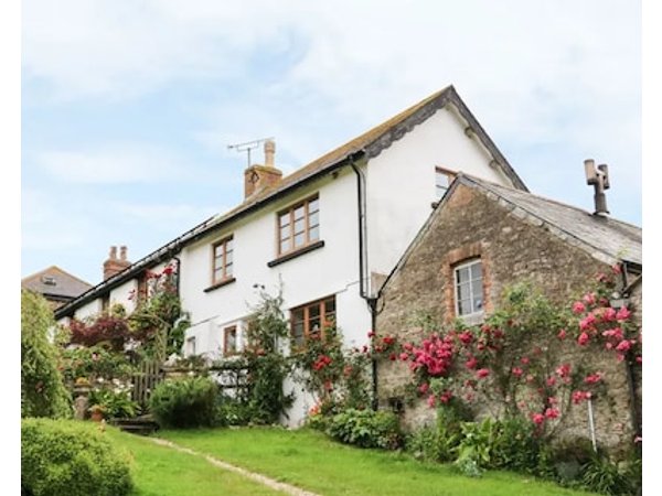 Toms House Character Holiday Cottage In Berrynarbor Ref 921199