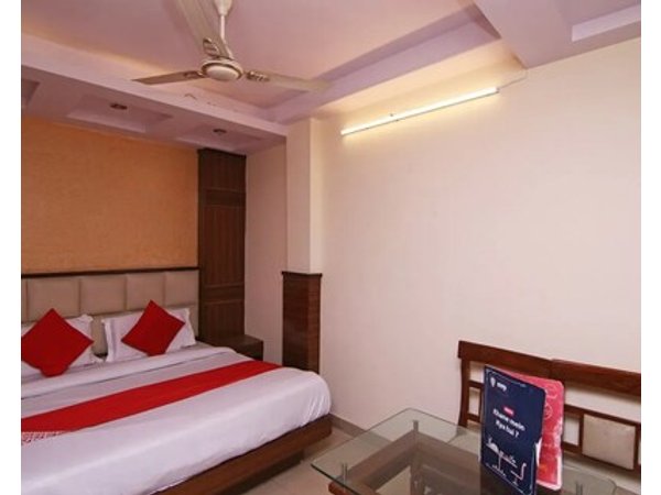Hotel O S Deluxe