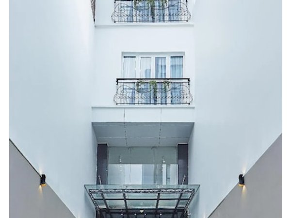 8B Aparthotel