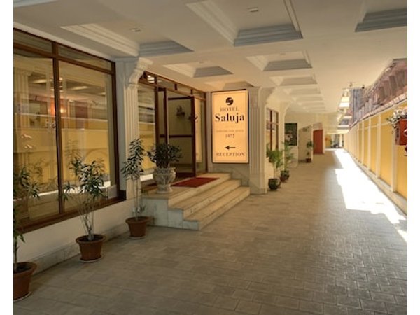 Hotel Saluja