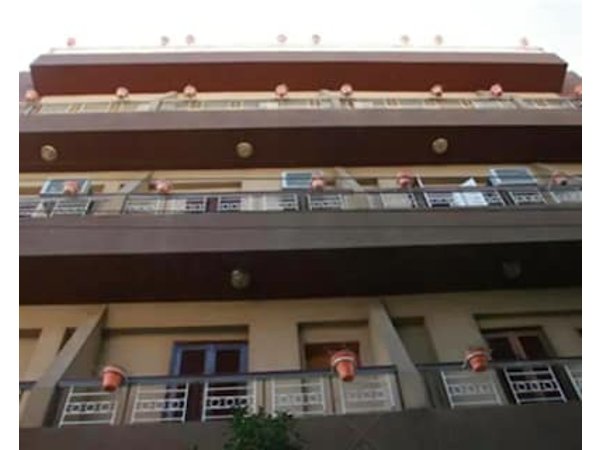 Fontana Luxor Hostel