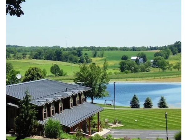 Sojourner's Lodge & Log Cabin Suites