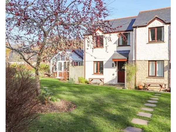 Pugwash Cottage Pet Friendly With Pool In Falmouth Ref 988530
