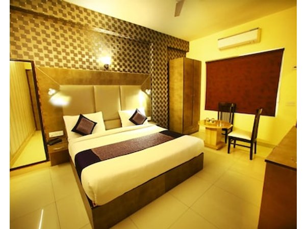 OYO 9146 Hotel HSP