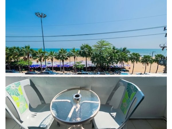 Happy Jomtien - Beachfront