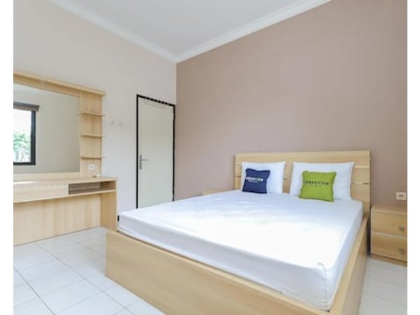 Urbanview Roemah Tebet by RedDoorz