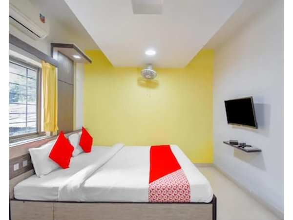 FabHotel Adri Hotel's