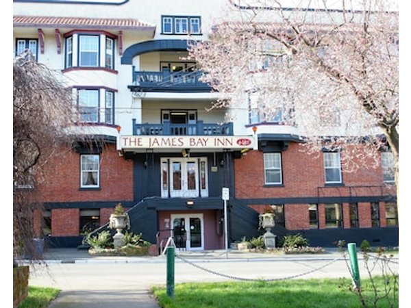 James Bay Inn Hotel Suites & Cottage