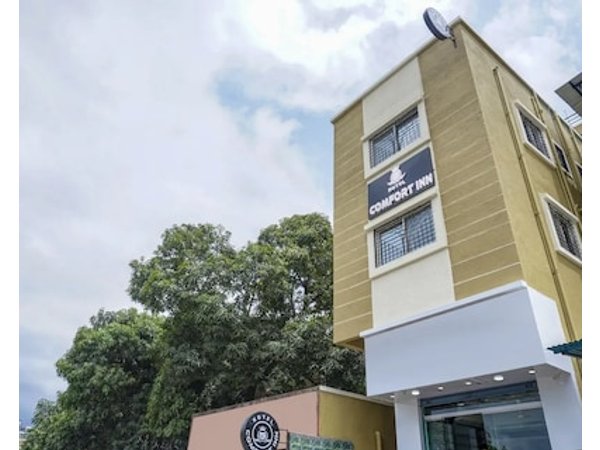 FabHotel Komfort Inn