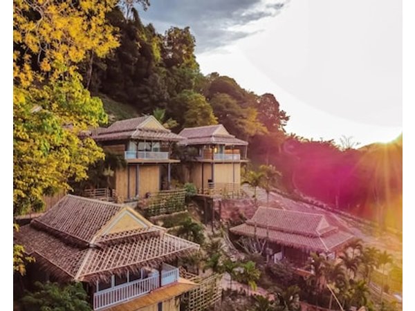 Baan Phuvara Retreat - Romantic Jacuzzi Mountain View Villas