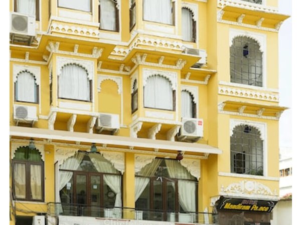 Hotel Mandiram Palace