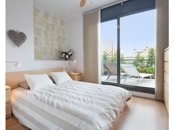 Last Minute Deal: Apartment Near The Centre With Terrace In Barcelona For 6