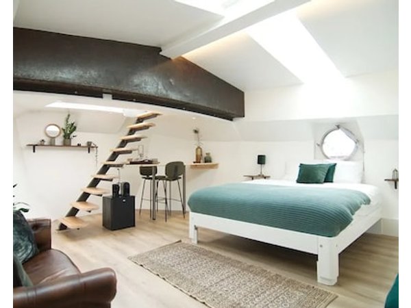 Eco HouseBoat