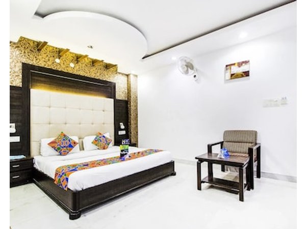 FabHotel Colors Apartment Mylapore