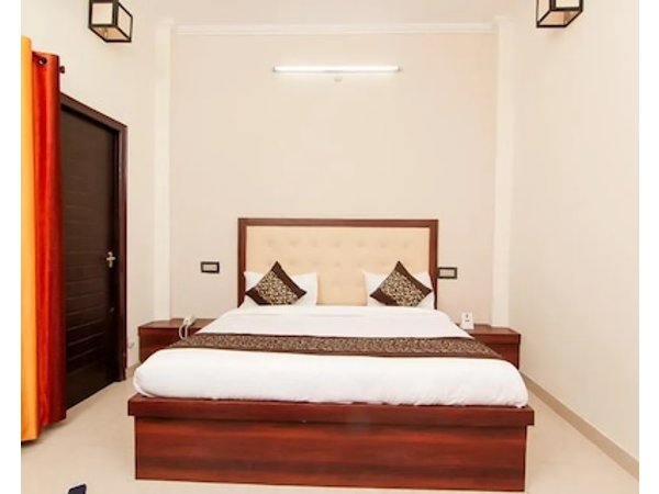 OYO 12365 CZ Inn