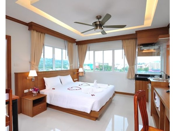 Green Harbor Hotel & Service Apartment