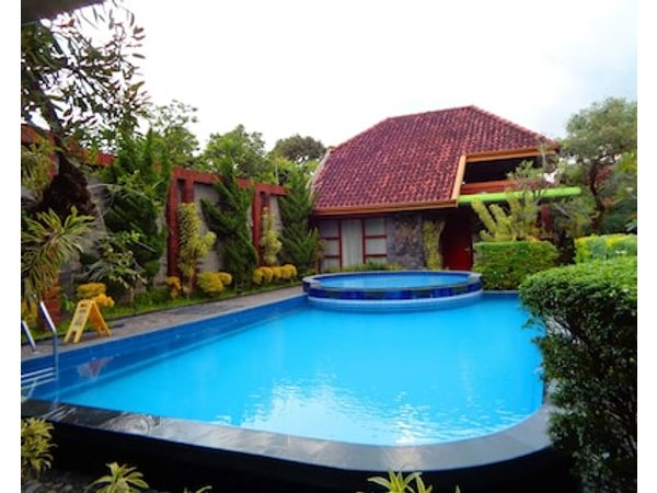 Rumput Hotel Resort & Resto