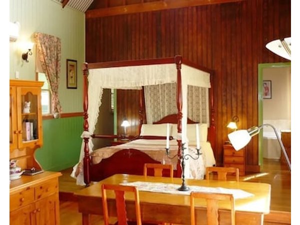Hillview Cottages