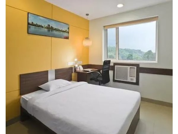 Rajshree Hotel